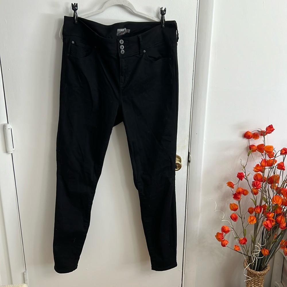 Torrid Black Skinny Jegging 18 Tall
